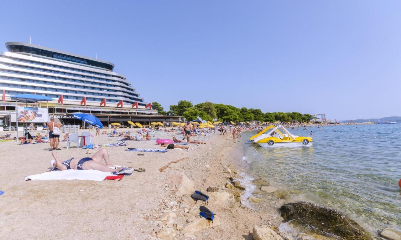 Apartments Mira I Vodice Esterno foto