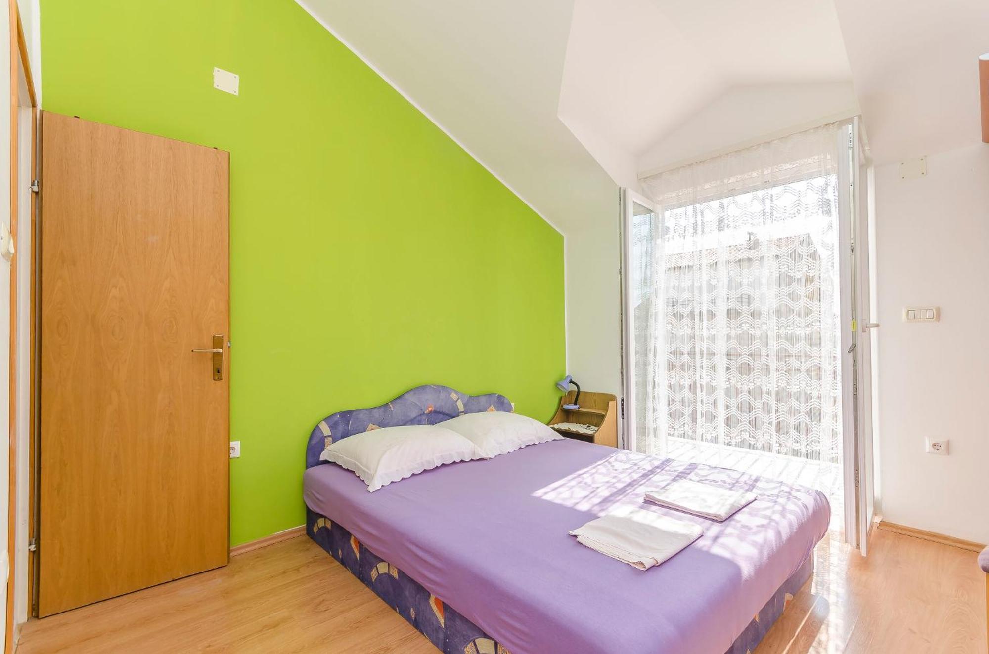Apartments Mira I Vodice Esterno foto
