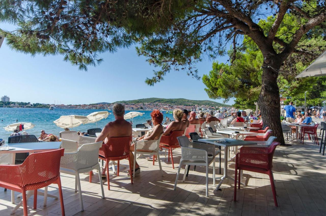 Apartments Mira I Vodice Esterno foto